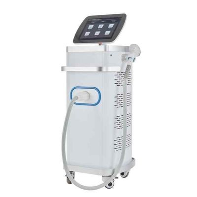 普及した商業レーザーの毛の取り外し機械1600W 1-120J/Cm2